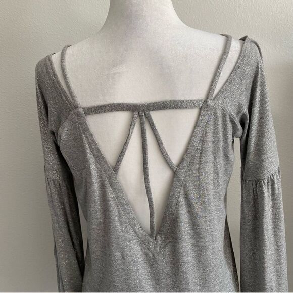 Chaser Cold Shoulder Gray Silver Glitter Bell Flounce Sleeves M NWT - Picture 10 of 15